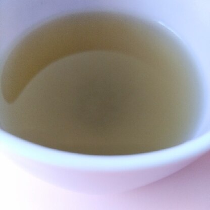 朝一番に緑茶を飲むと、なんだか清々しい気持ちになりました♪
素敵なレシピを教えて下さって、ありがとうございました(^-^)